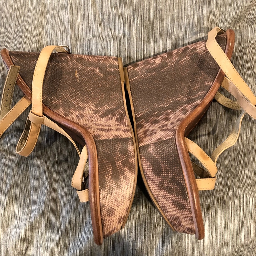 Gently loved wedges from Elizabeth & James!